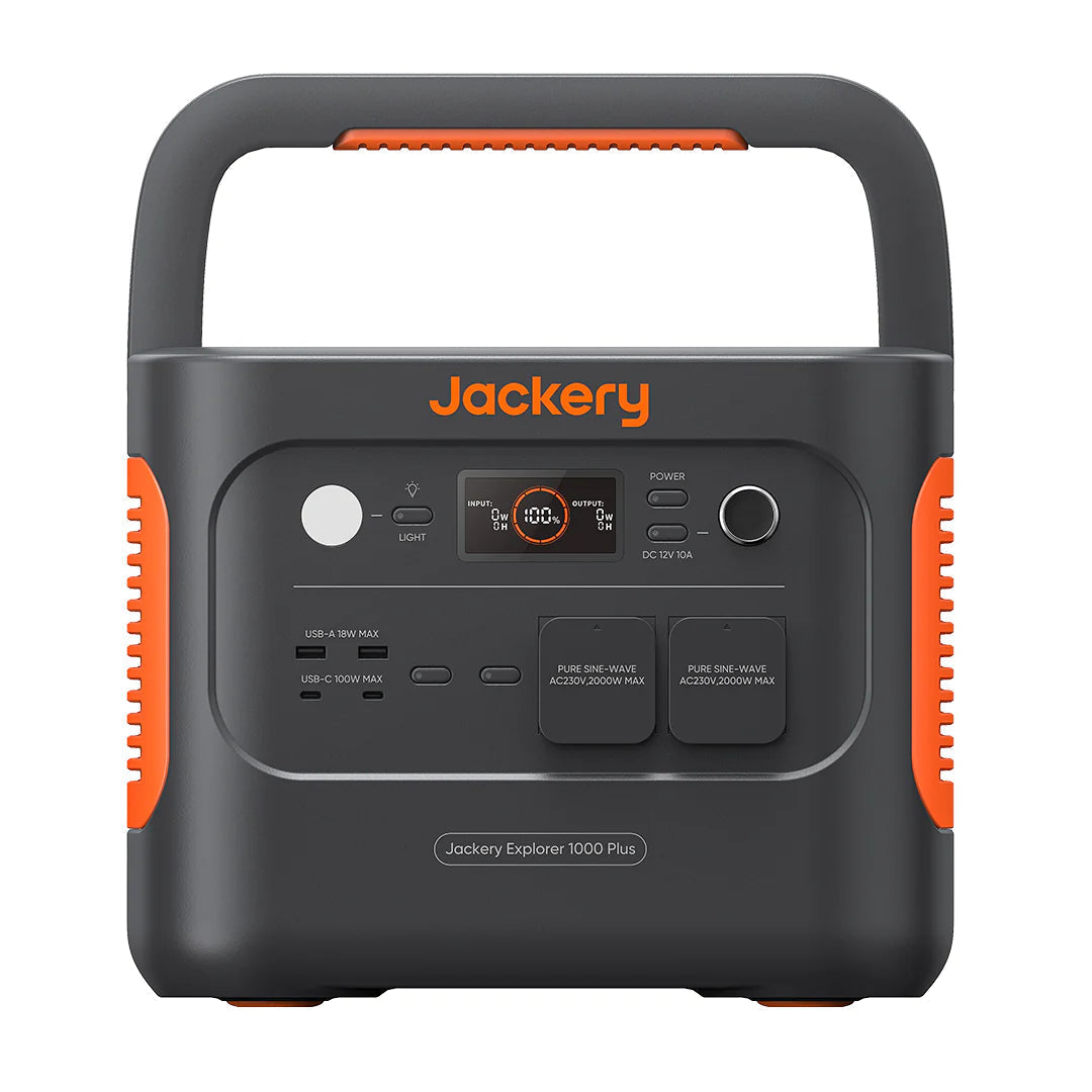 Jackery Explorer 1000 Plus – Bedienfeld mit LC-Display, USB-Anschlüssen und AC-Ausgängen im Detail