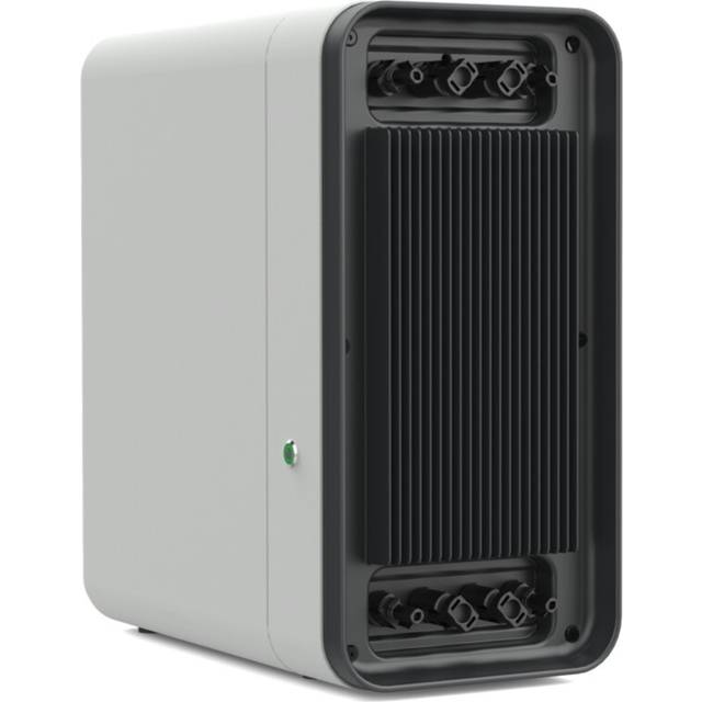 Marstek Saturn B2500-D – MC4-Anschlüsse für Solarmodule und Mikrowechselrichter